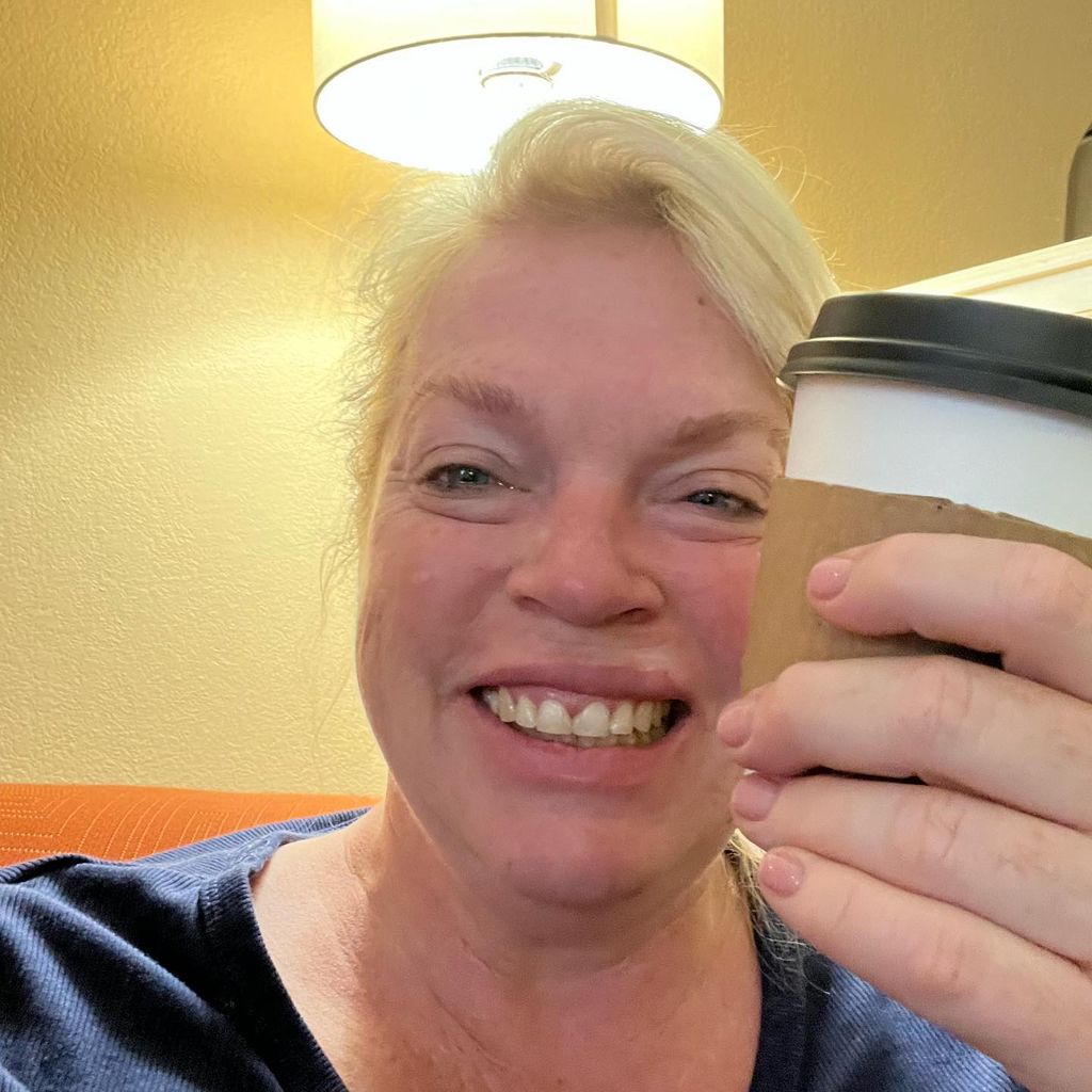 Janelle Brown, Oktober 2022