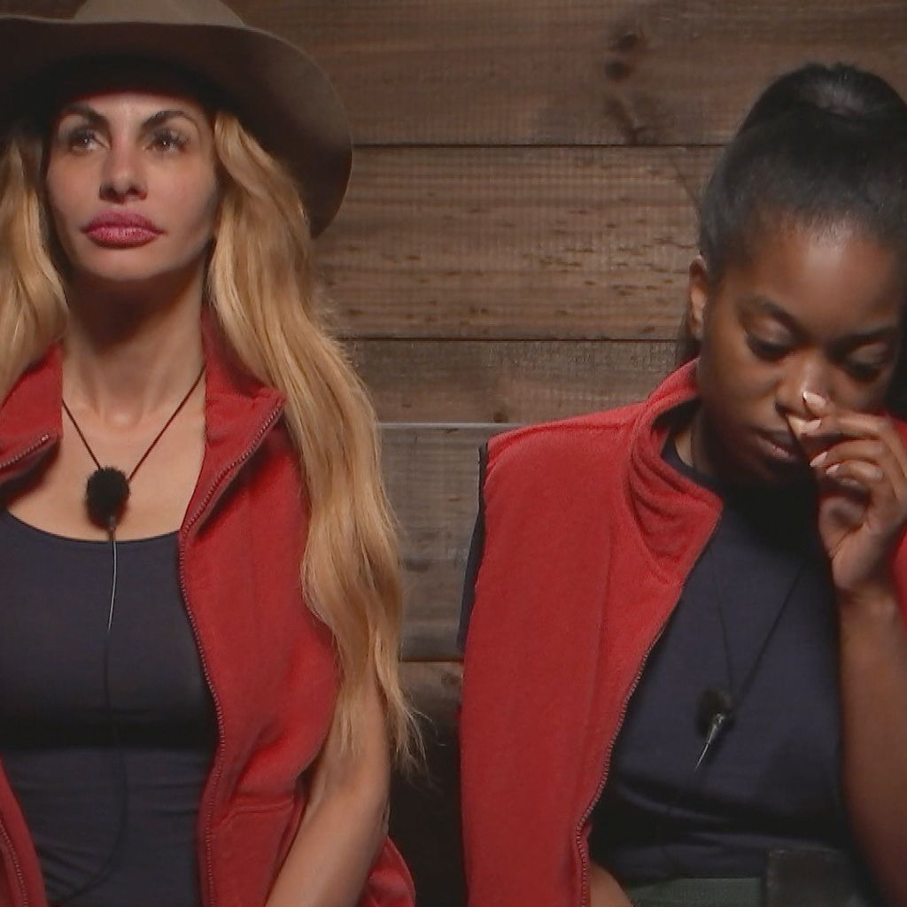 Janina Youssefian und Linda Nobat im Dschungeltelefon