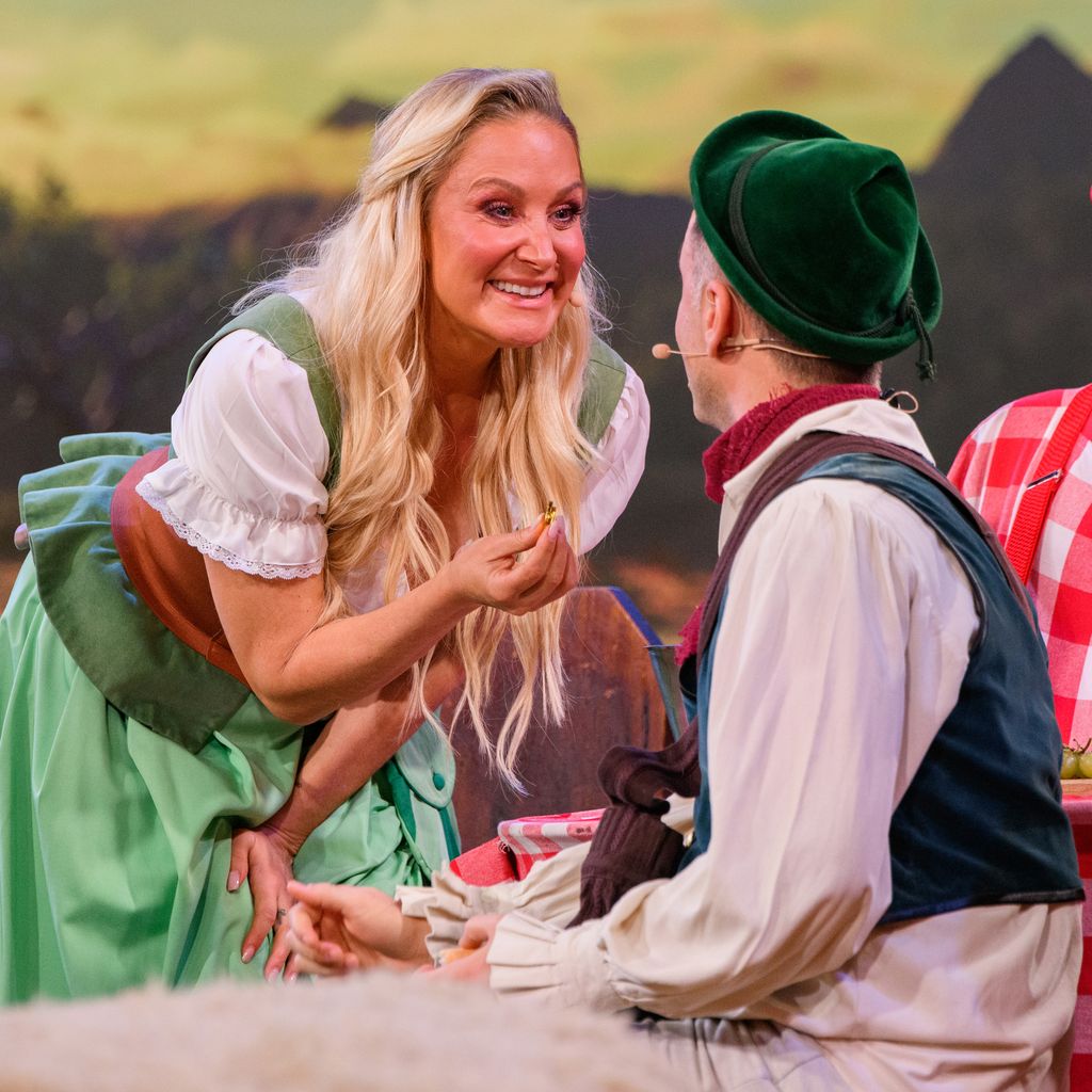 Janine Kunze und Özcan Cosar in "Die Comedy Märchenstunde"