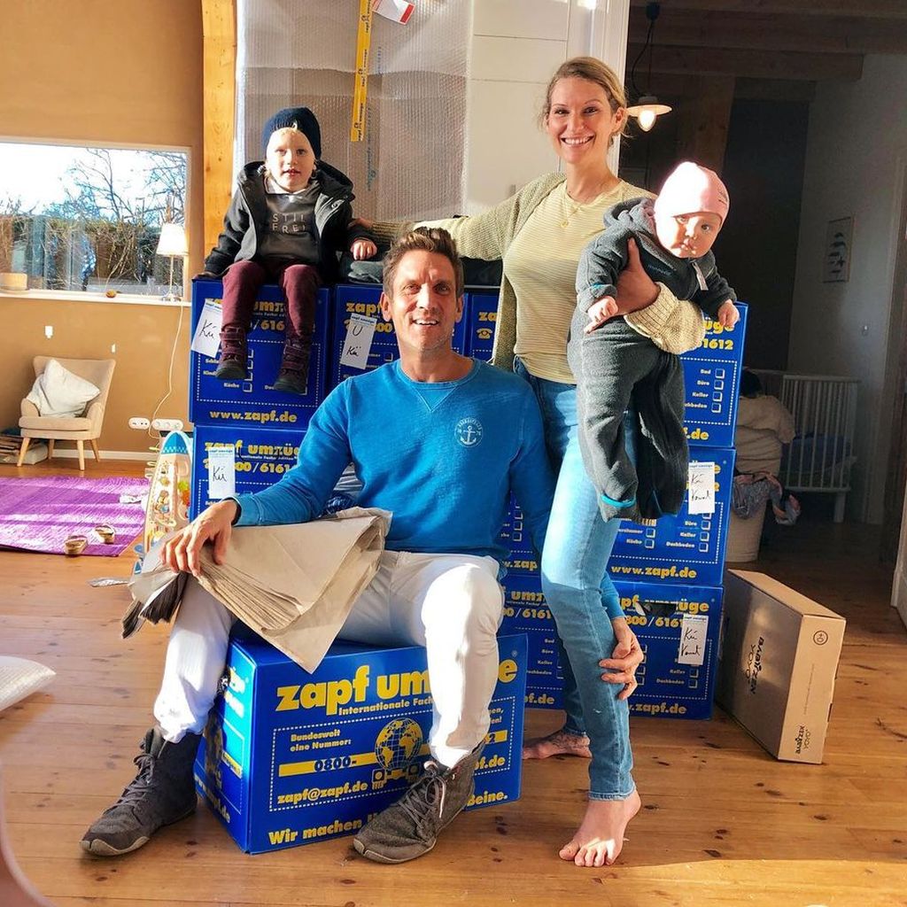 Janni und Peer Kusmagk mit ihren Kindern