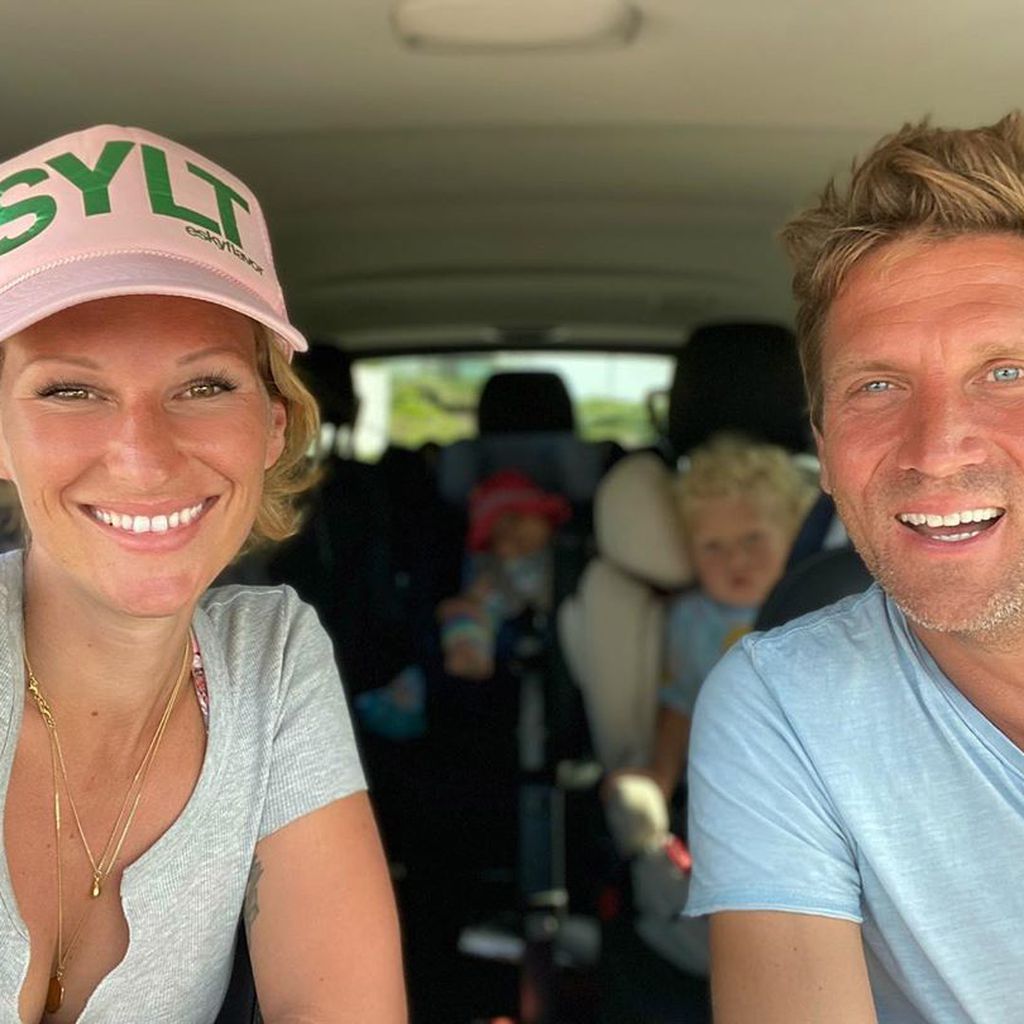 Janni und Peer Kusmagk mit den Kids