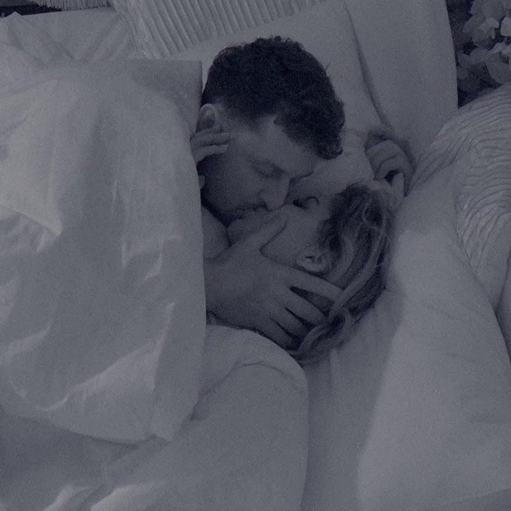 Jannik Kontalis und Eva Benetatou in "Love Island VIP"