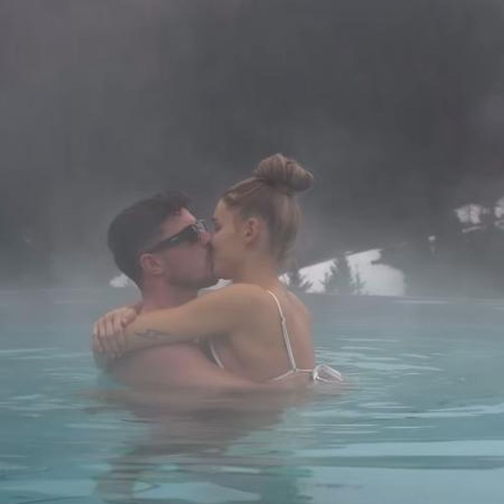 Jannik Kontalis und Gerda Lewis, Urlaub