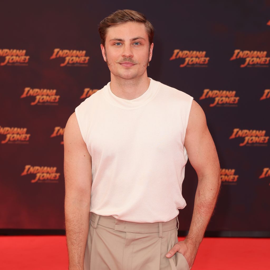Jannik Schümann bei der Premiere von "Indiana Jones und das Rad des Schicksals" in Berlin