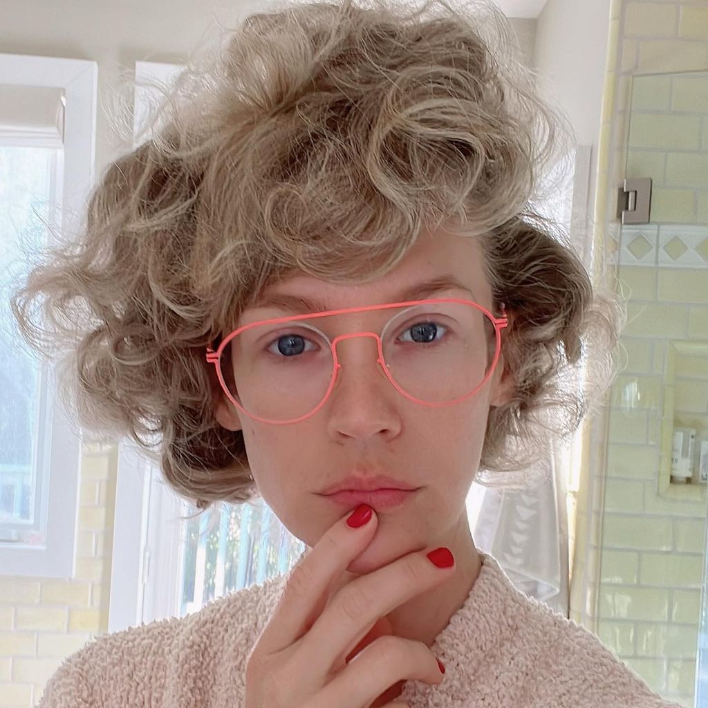 January Jones im April 2022
