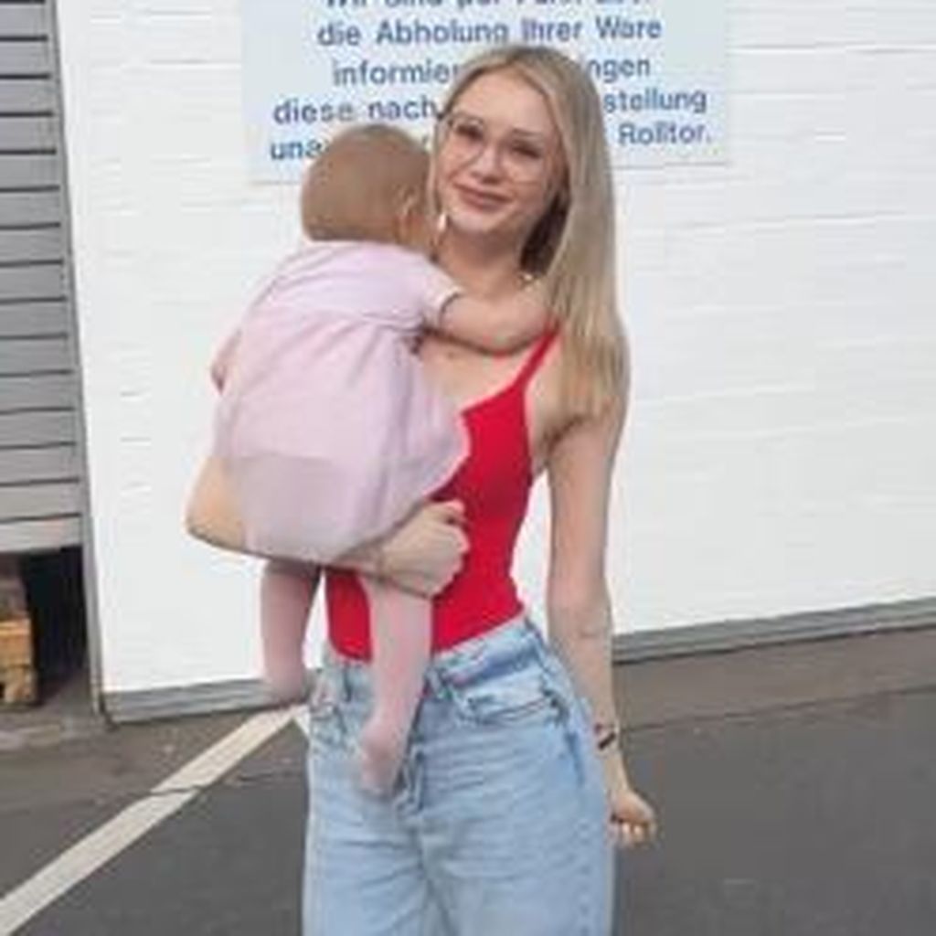 Influencerin Jasi_xx3 mit ihrer Tochter, Juli 2025