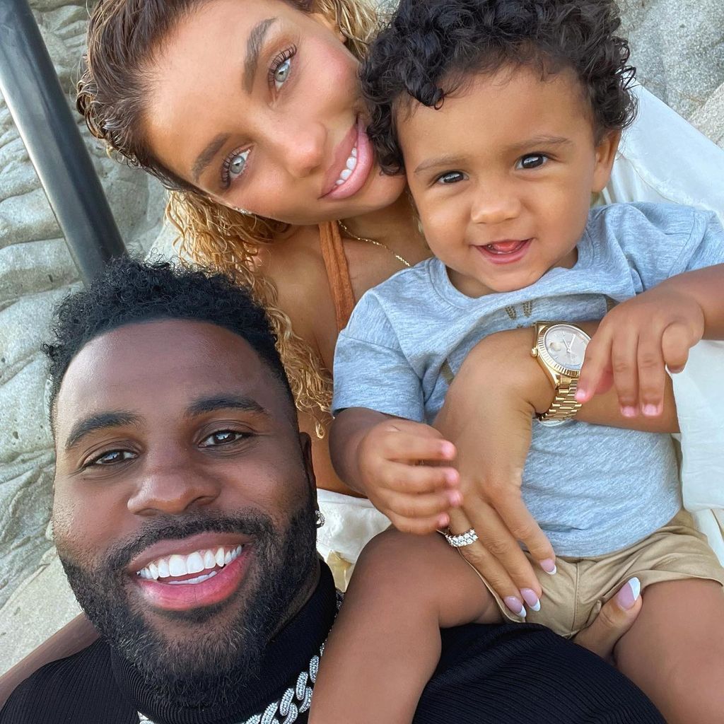 Jason Derulo und Jena Frumes mit ihrem Sohn