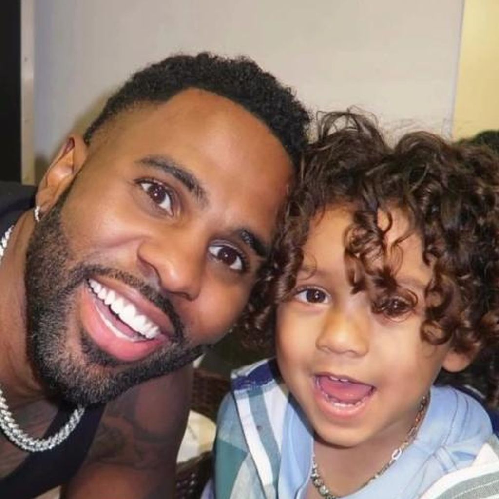 Sänger Jason Derulo mit seinem Sohn Jason King