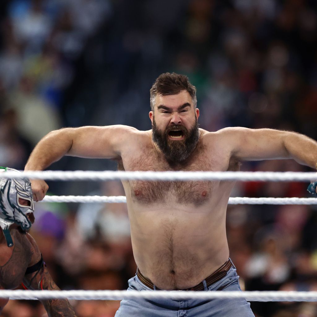Jason Kelce bei WrestleMania 2024