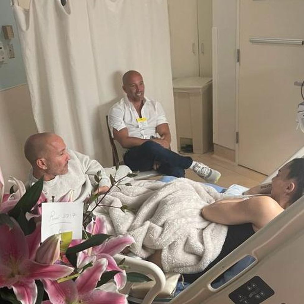 Jason und Brett Oppenheim mit Amanza Smith