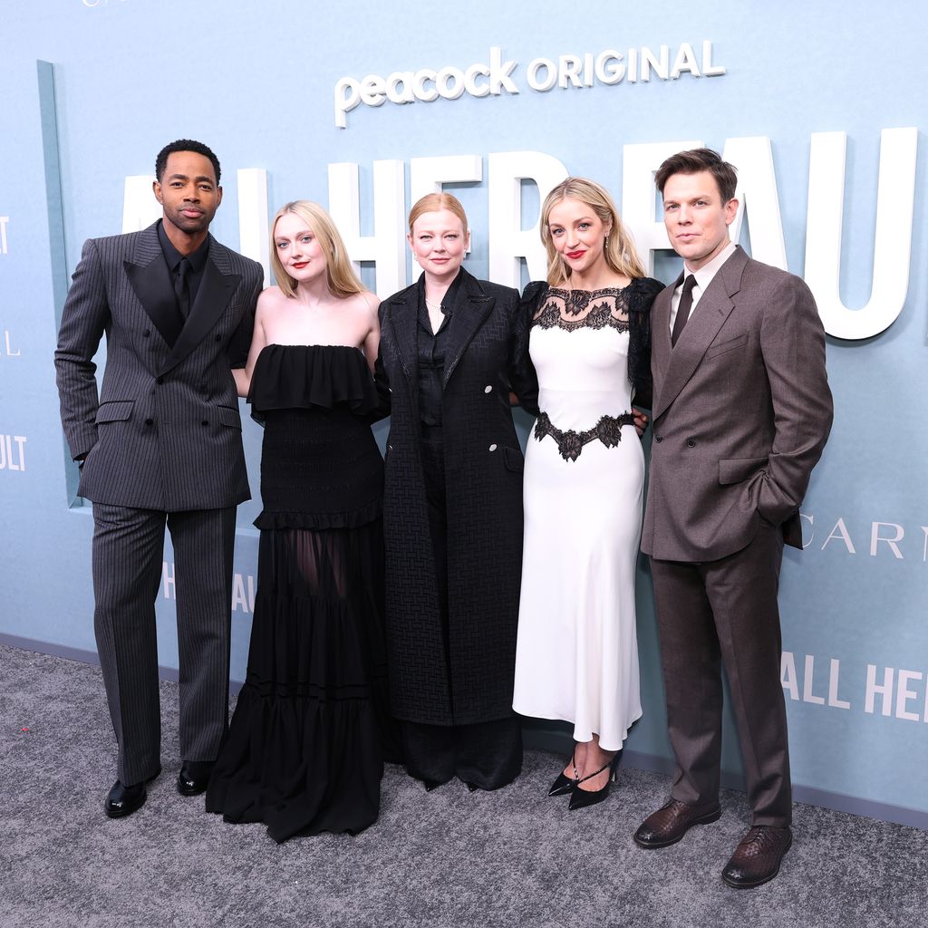 Jay Ellis, Dakota Fanning, Sarah Snook, Abby Elliott und Jake Lacy bei der Premiere von "All Her Fault" in New York