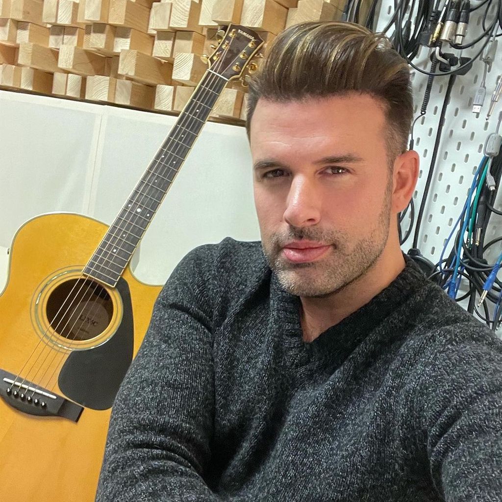 Jay Khan, Sänger