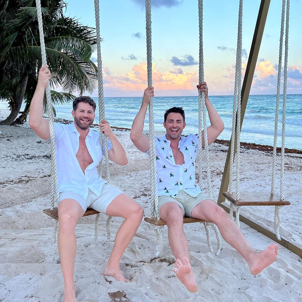 Jaymes Vaughan und Jonathan Bennett im März 2022