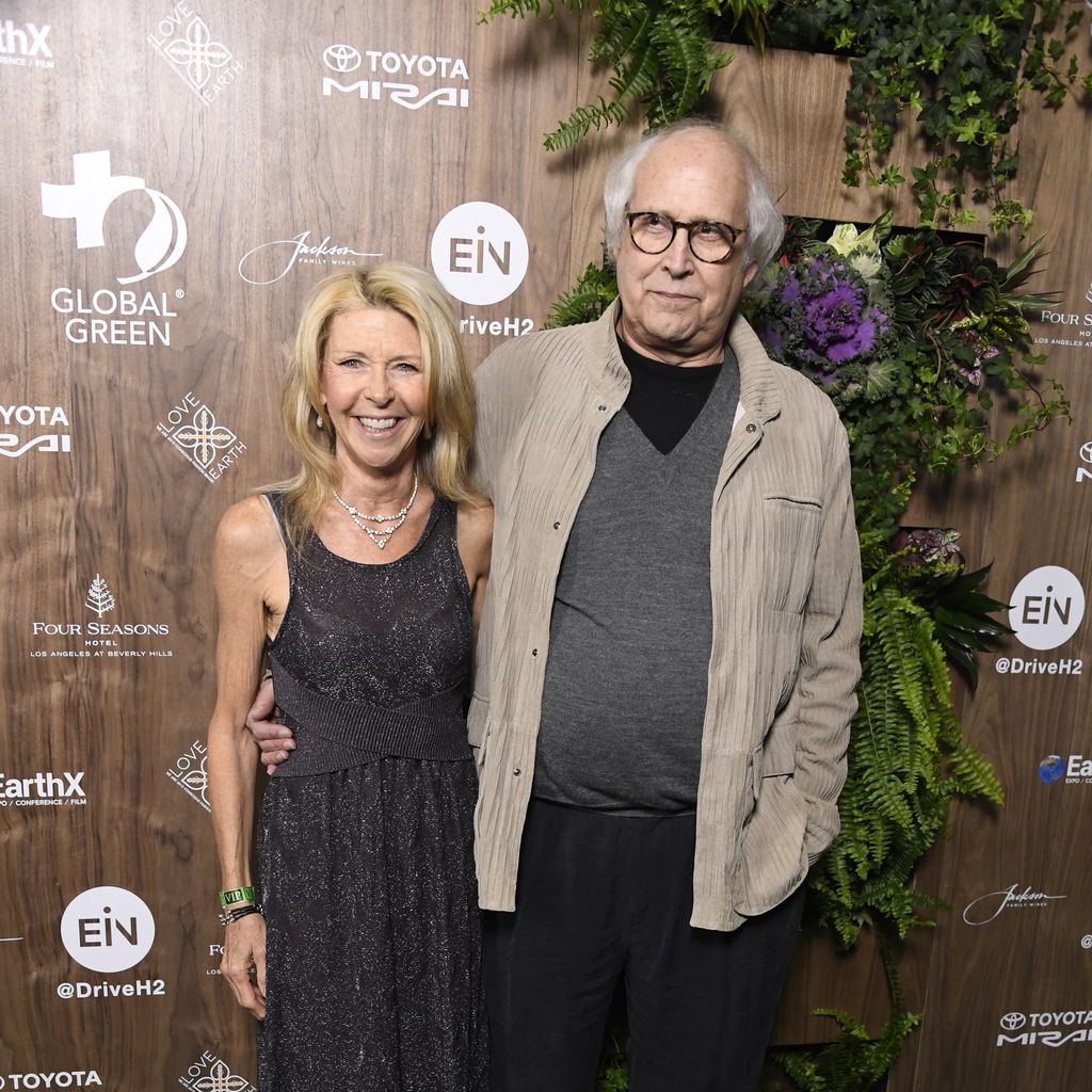 Bei der Global Green Pre-Oscar Gala 2019: Jayni Chase und Chevy Chase im Four Seasons Los Angeles