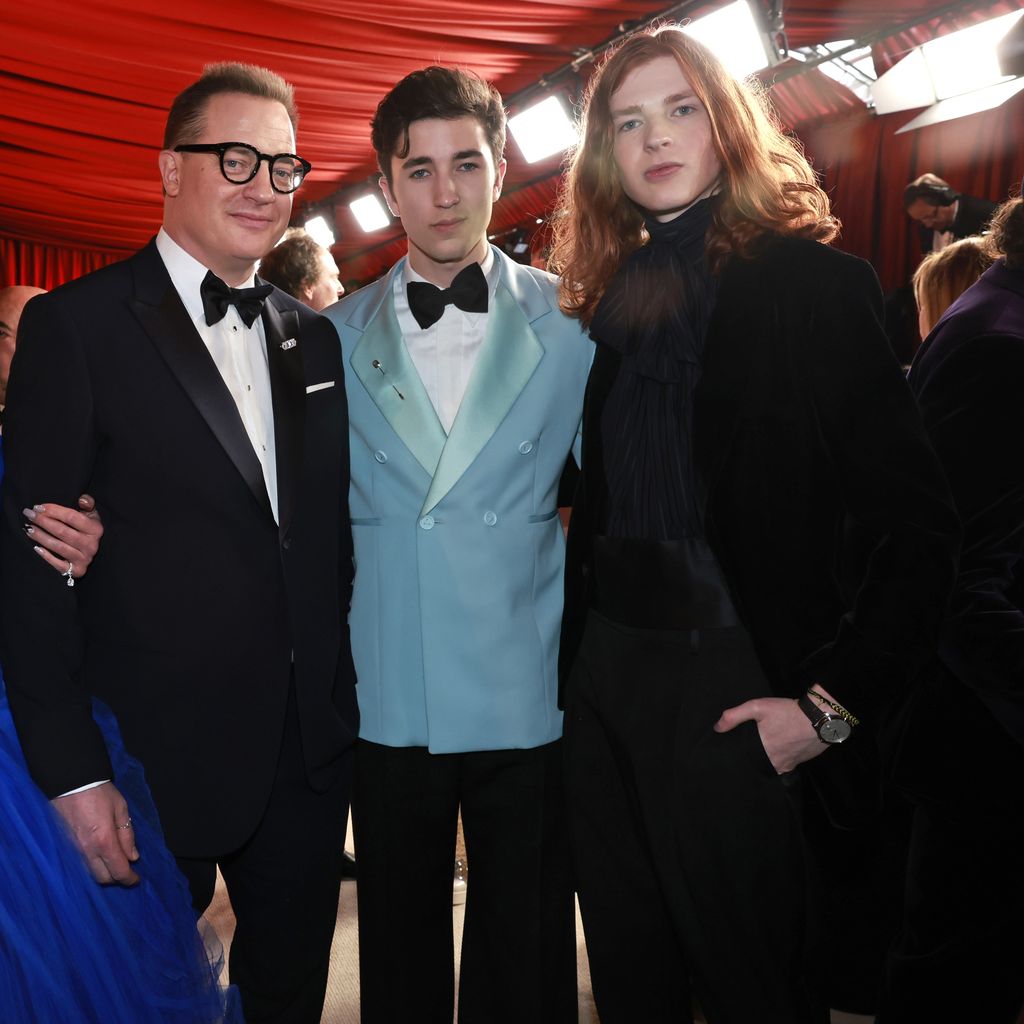 Jeanne Moore, Brendan Fraser, Holden Fraser und Leland Fraser bei den Oscars im März 2023