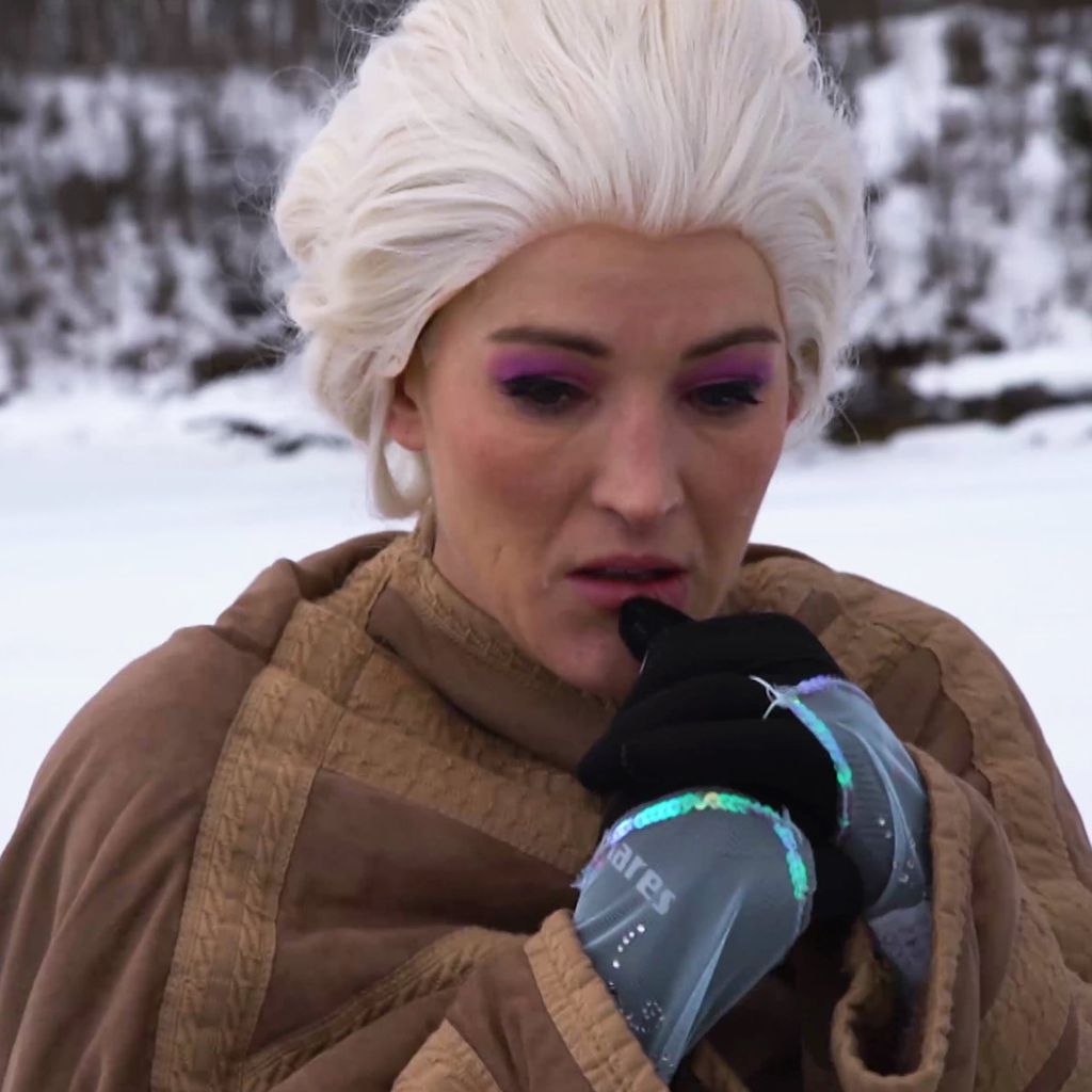 Jeannine Michaelsen im Elsa-Kostüm für "Das Duell um die Welt - Team Joko gegen Team Klaas"
