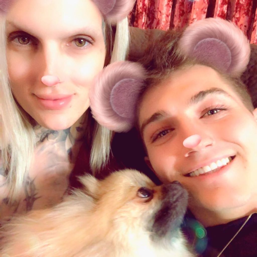 Jeffree Star und Nathan Schwandt mit ihrem Hund Daddy