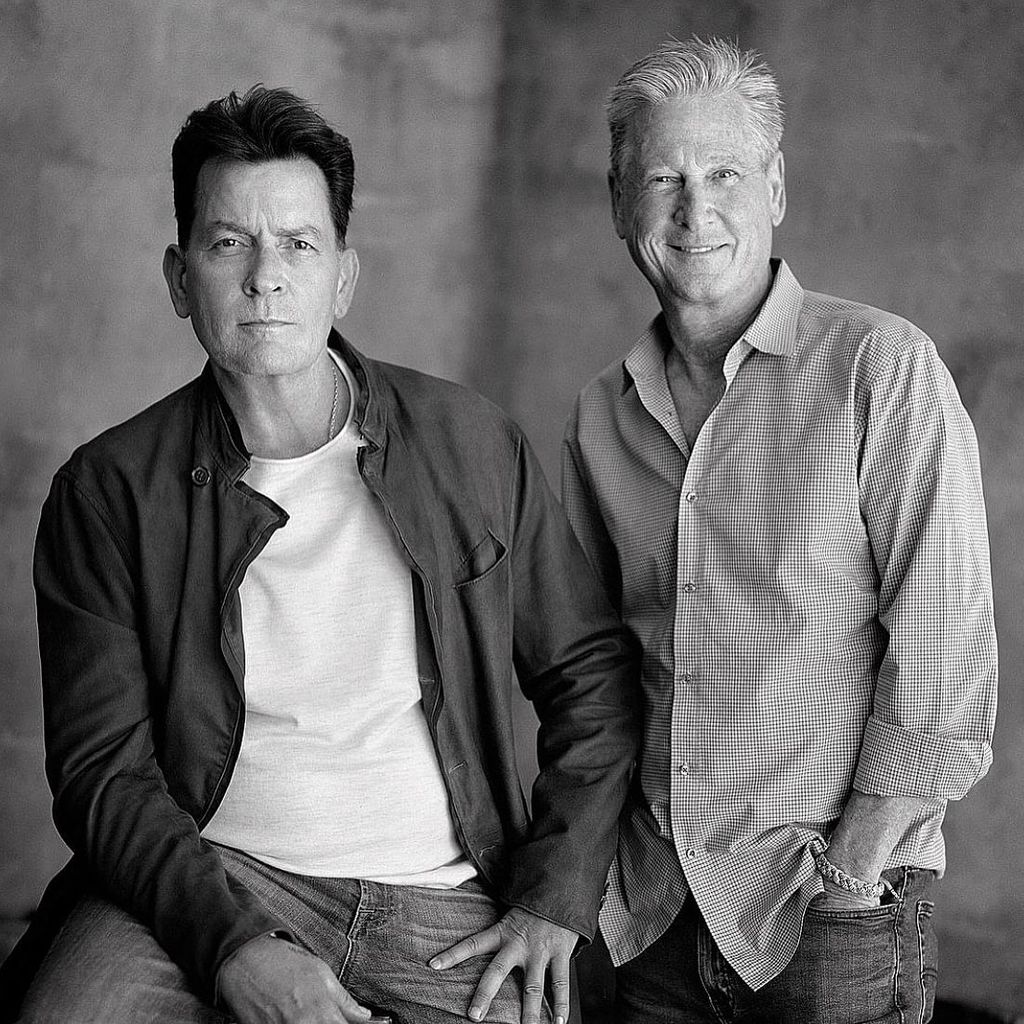 Jeffrey Ballard und Charlie Sheen (links)