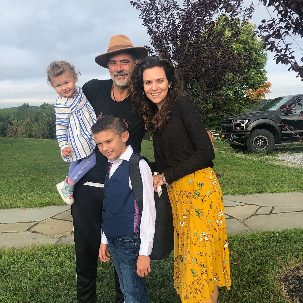 Jeffrey Dean Morgan und Hilarie Burton 2019 mit ihren Kids