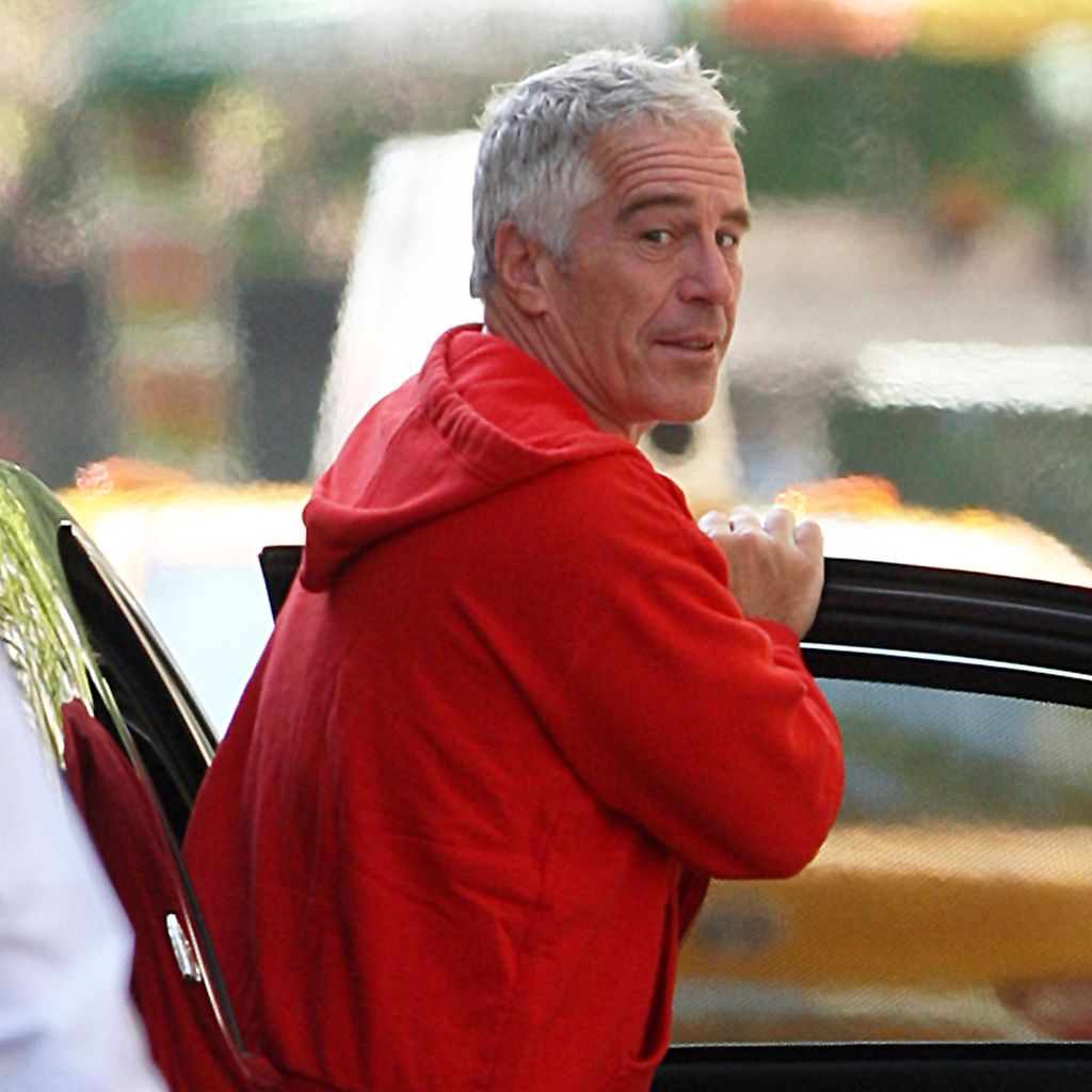 Jeffrey Epstein steigt in einen Wagen in New York City, 2015
