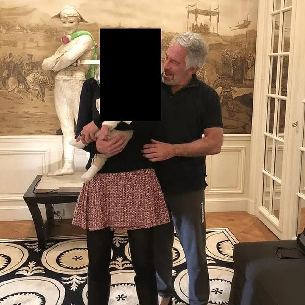 Jeffrey Epstein und eine unbekannte Frau auf einem von der US-Justiz veröffentlichten Foto