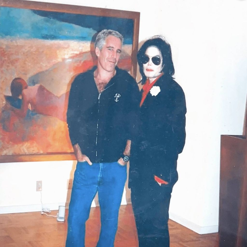 Jeffrey Epstein und Michael Jackson bei einem Treffen in einem privaten Innenraum