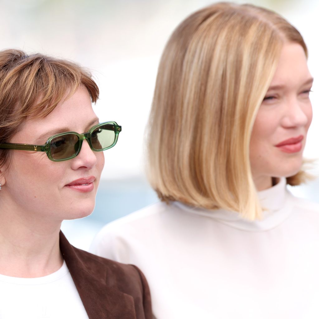 Jella Haase und Léa Seydoux beim "Gentle Monster" Photocall beim 79. Festival de Cannes