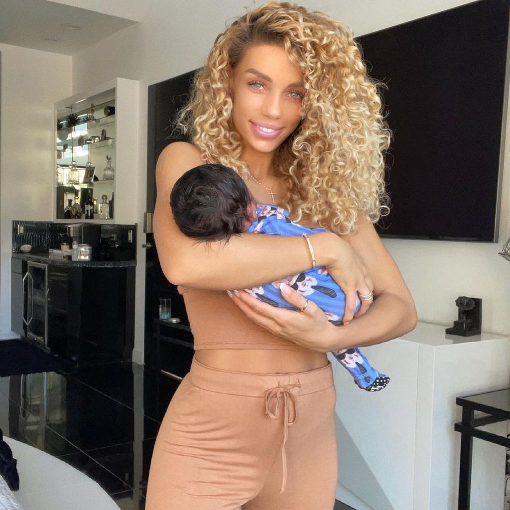 Jena Frumes und ihr Sohn Jason im Mai 2021