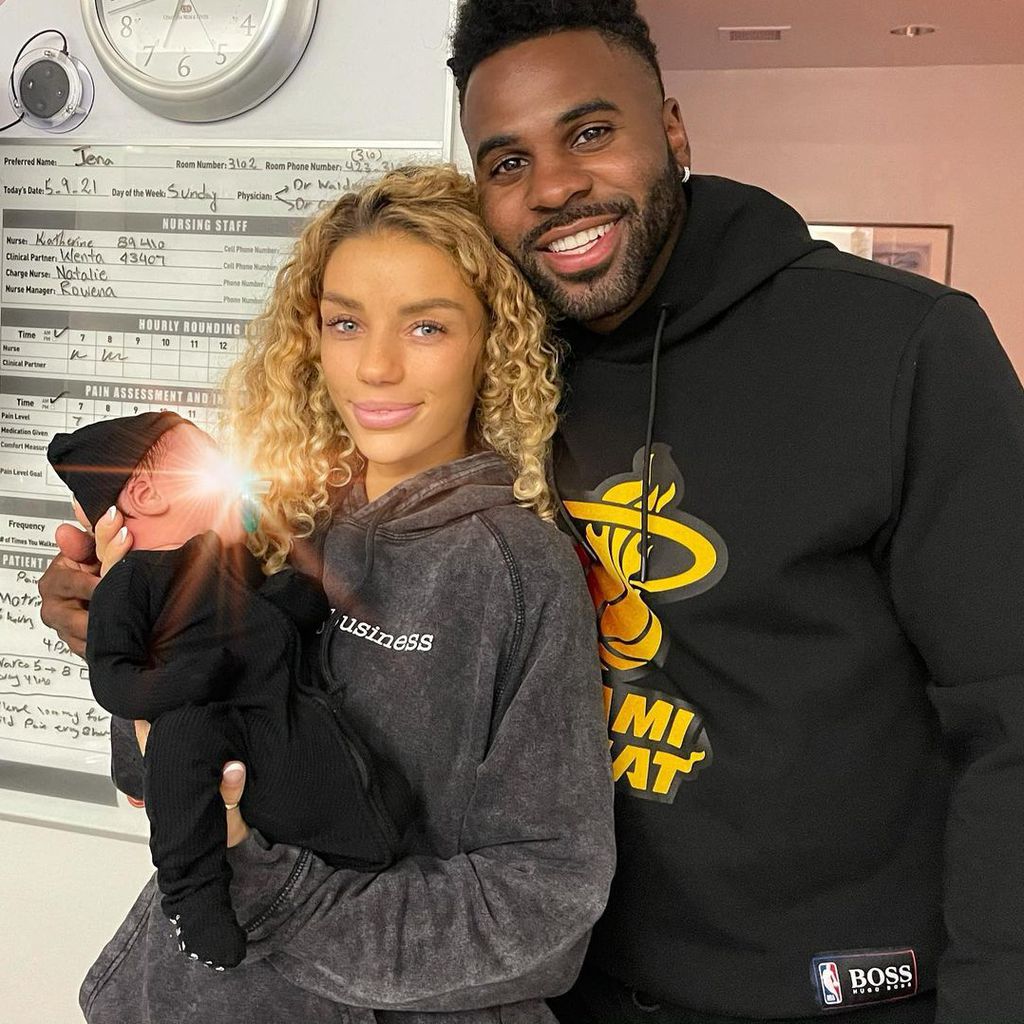 Jena Frumes und Jason Derulo mit ihrem Sohn