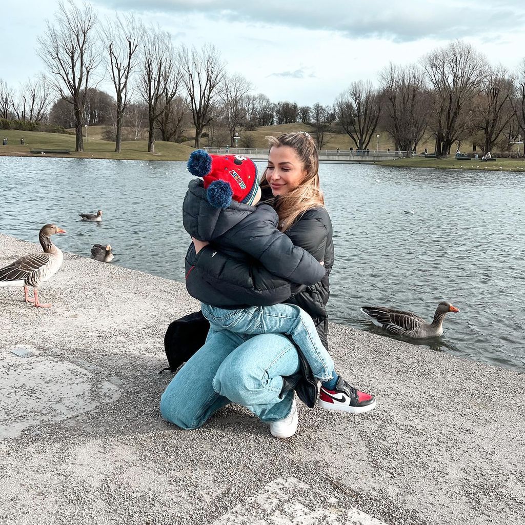 Jenefer Riili mit ihrem Sohn Milan