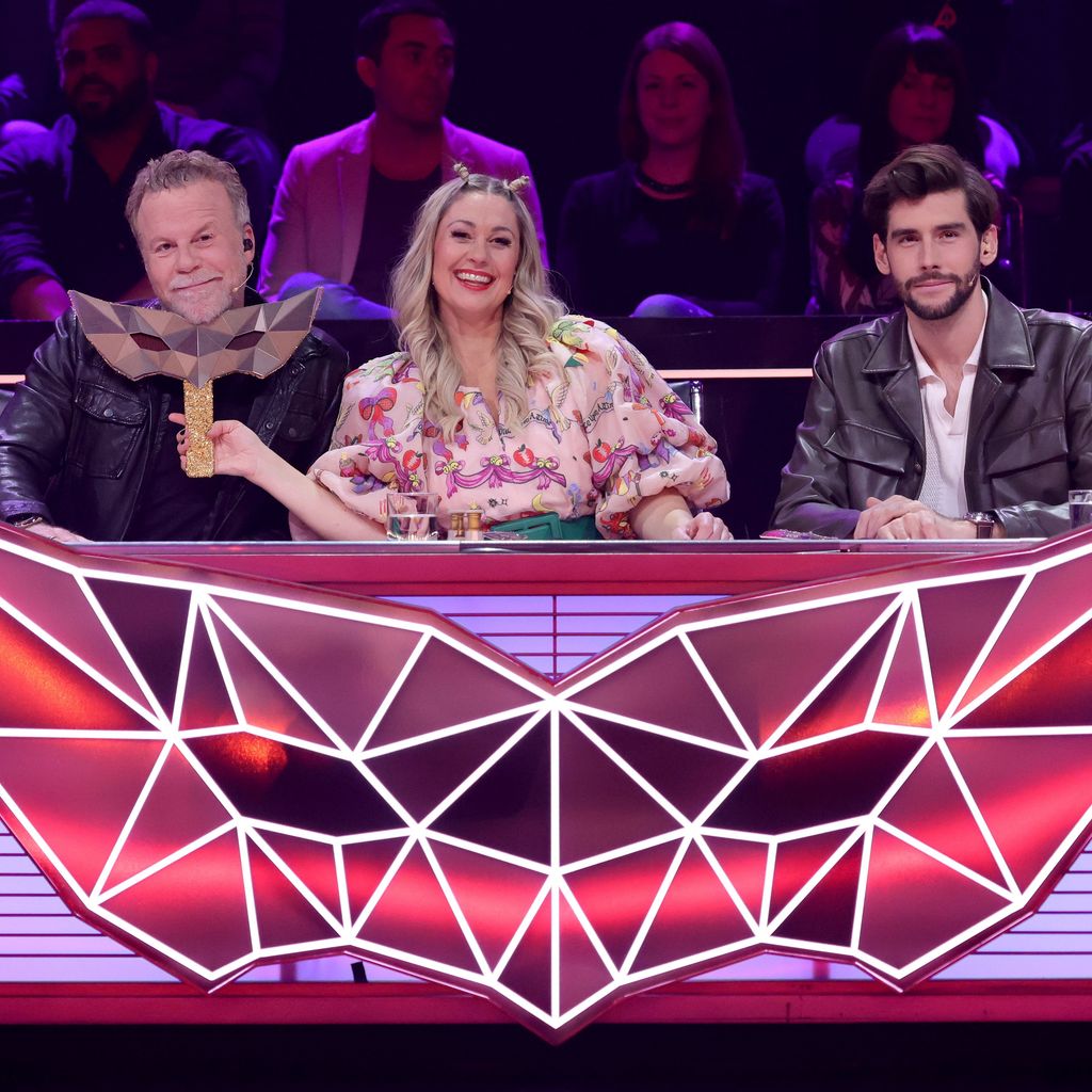 Jenke von Wilmsdorff, Ruth Moschner und Álvaro Soler bei "The Masked Singer"