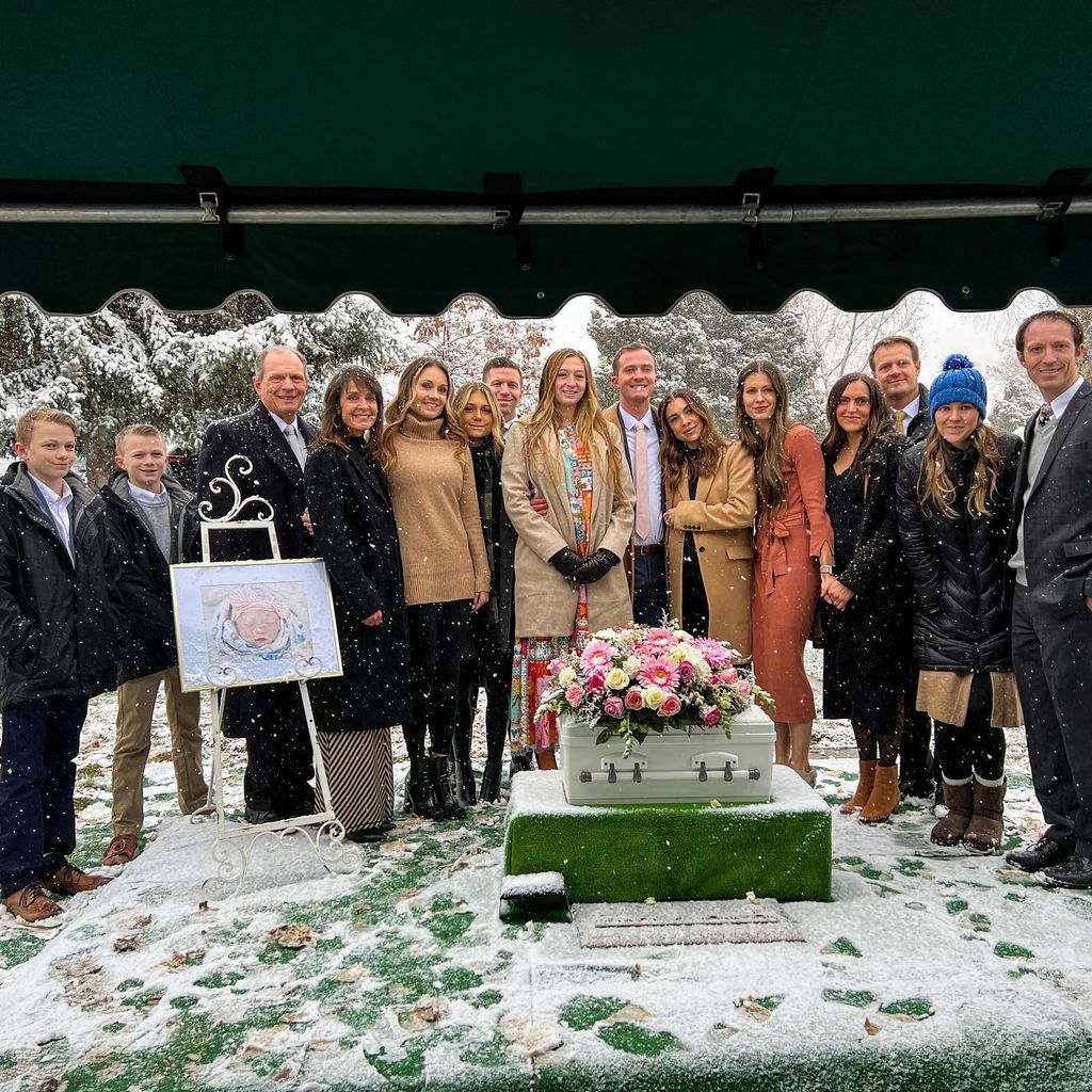 Jenna Johnson mit ihrer Familie bei der Trauerfeier