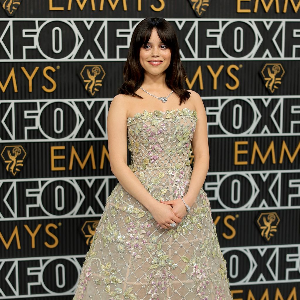 Jenna Ortega bei der 75. Verleihung der Emmy Awards
