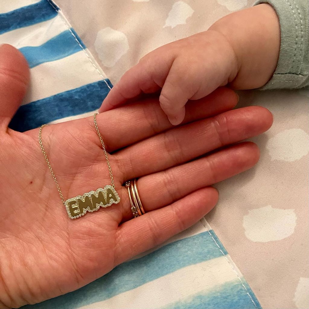 Jenna Ushkowitz mit ihrer Tochter Emma im November 2022