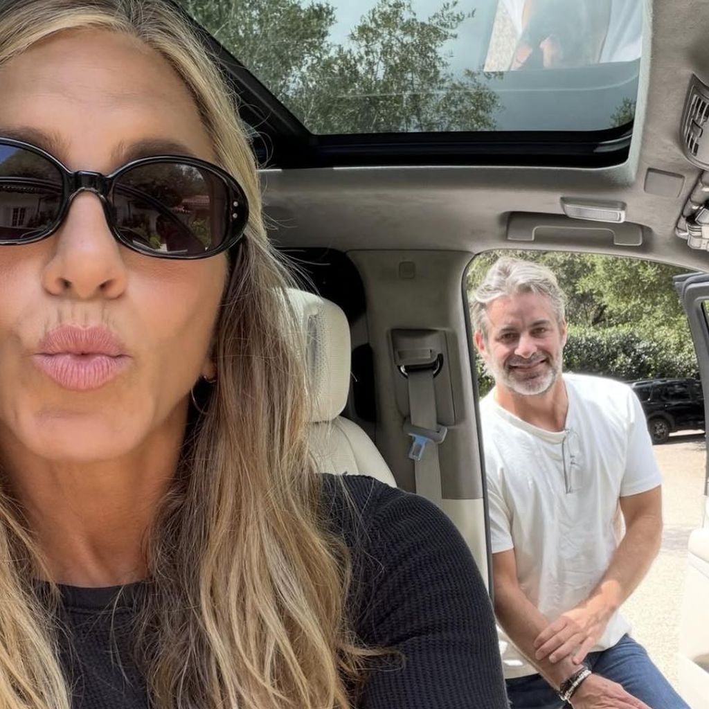 Jennifer Aniston zeigt sich glücklich mit Jim Curtis