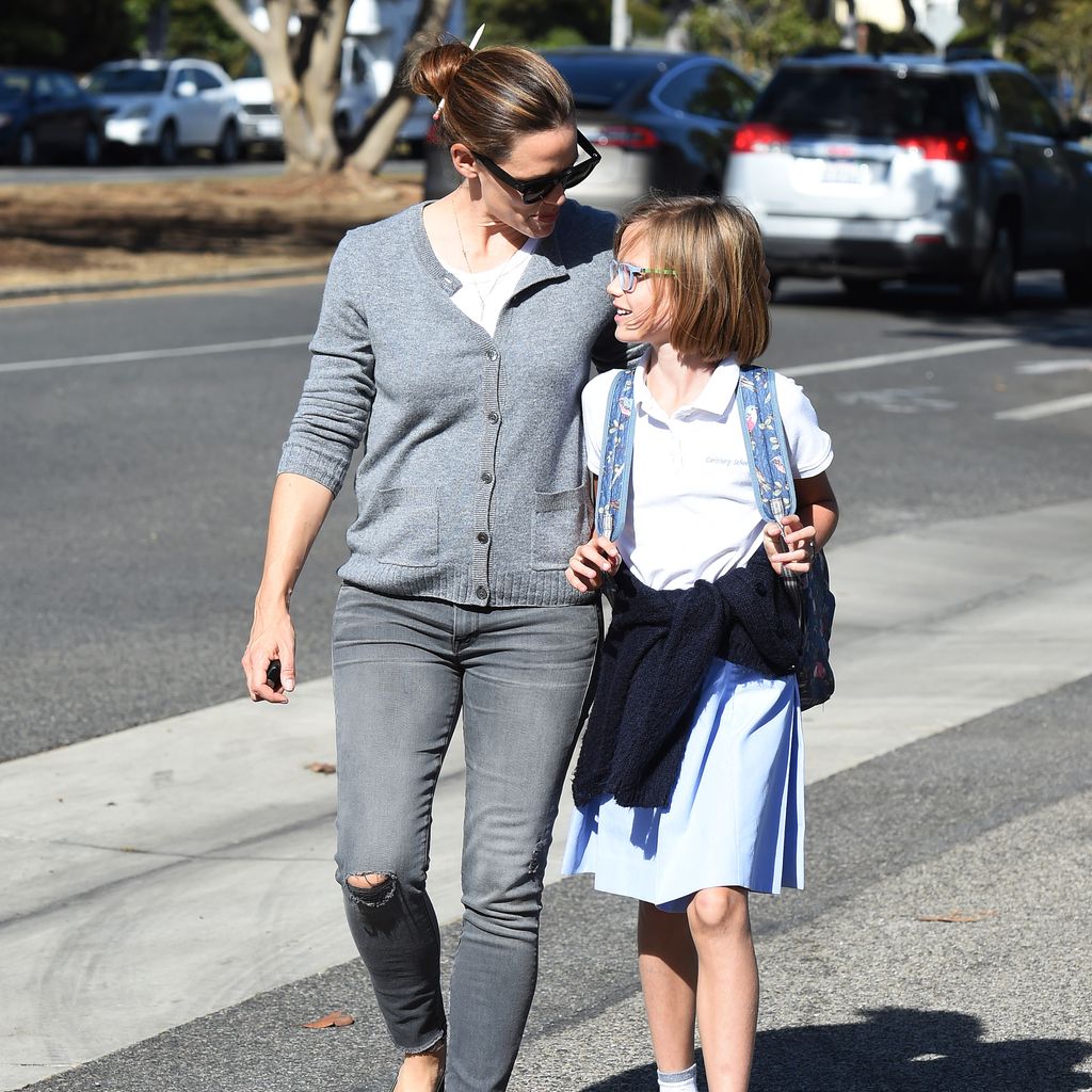 Jennifer Garner beim Abholen ihrer Tochter Violet von ihrer Schule in L.A.