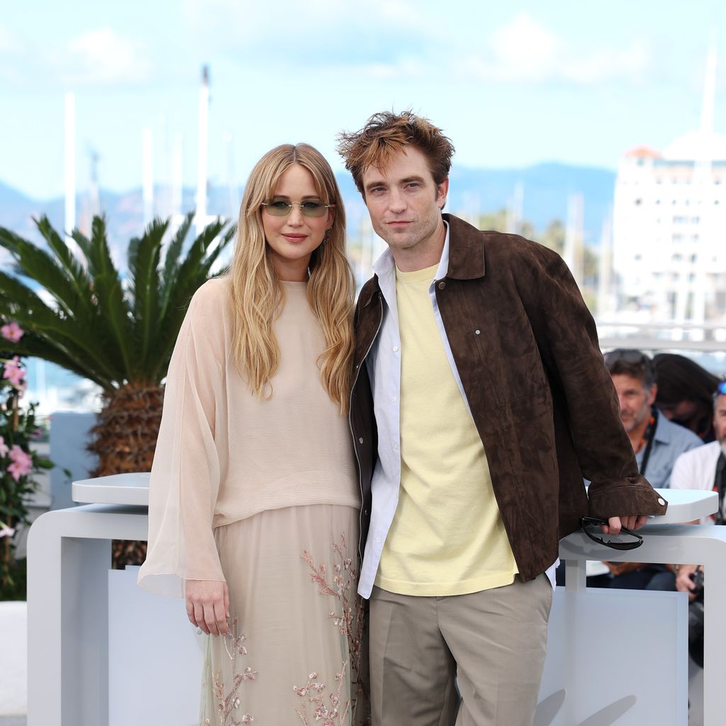 Jennifer Lawrence und Robert Pattinson beim Fototermin zum Film "Die My Love" beim Filmfestival von Cannes 2025