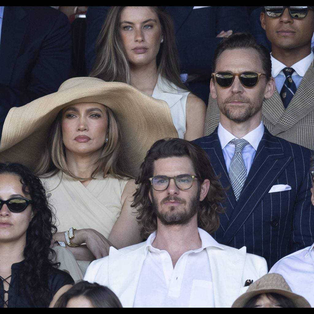 Jennifer Lopez verfolgt mit Tom Hiddleston das Herrenfinale in Wimbledon in London