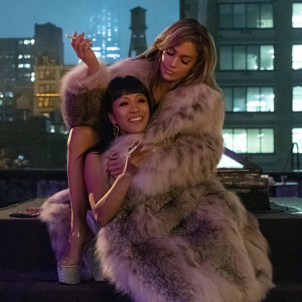 Jennifer Lopez und Constance Wu in "Hustlers"