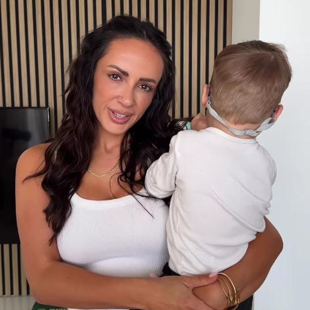 Jennifer Saro und ihr Sohn, genannt Keksi