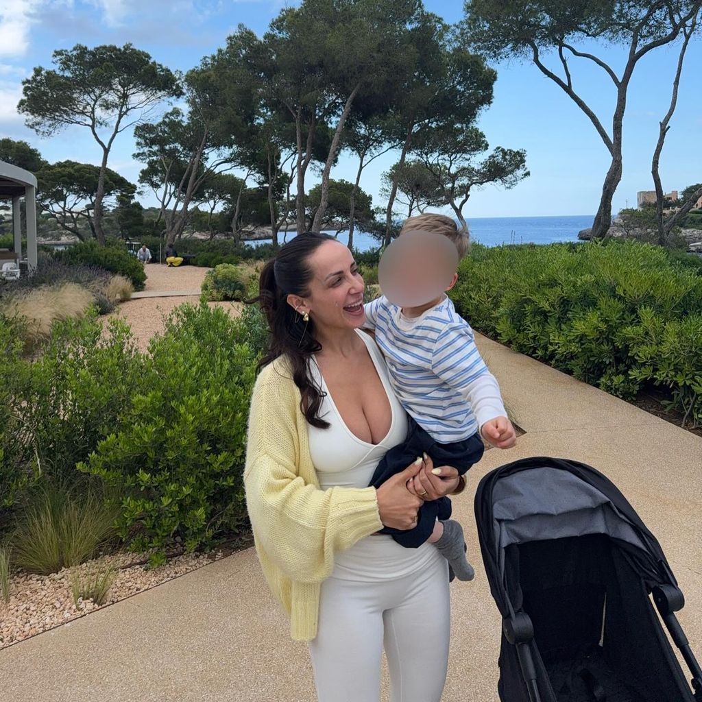 Jennifer Saro mit Sohnemann Keksi