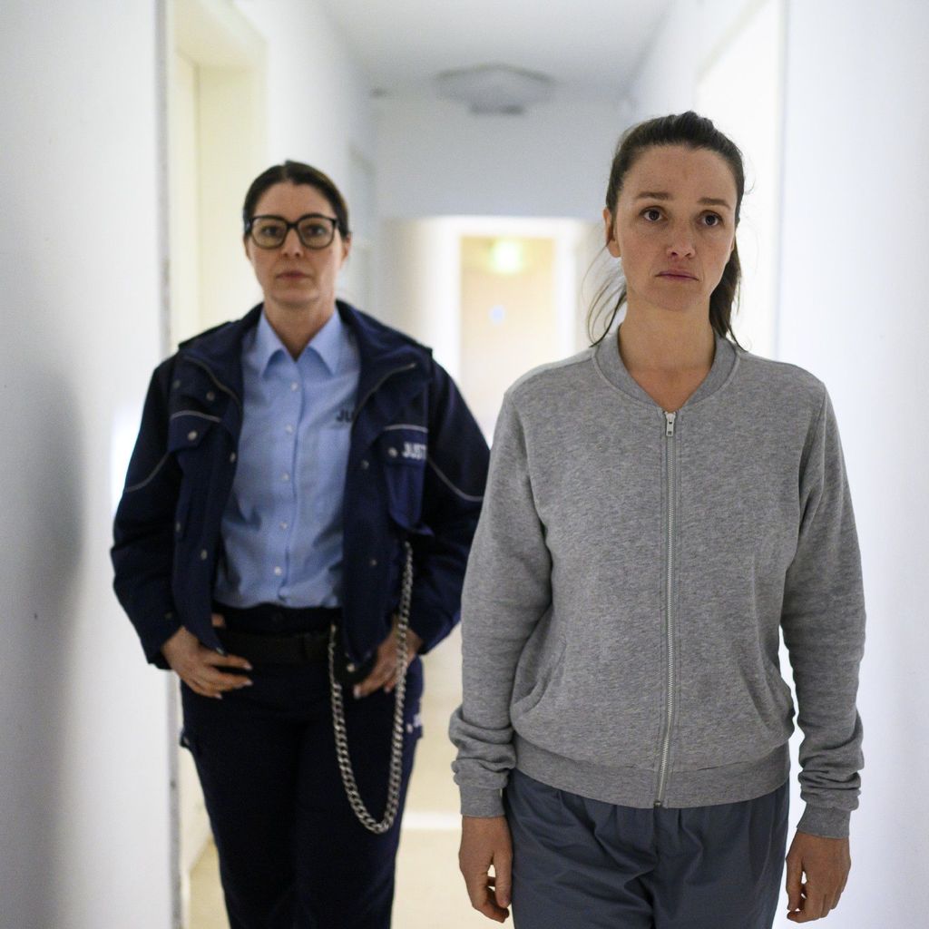 Jenny Steinkamp (Kaja Schmidt-Tychsen) in einer AWZ-Szene