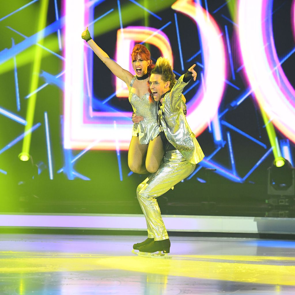 Jens Hilbert mit Eisprofi Sabrina Cappellini bei "Dancing on Ice"
