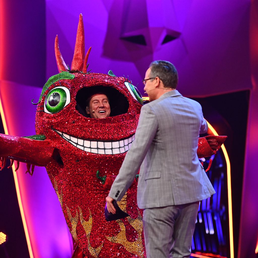 Jens Riewa alias die Chili und Matthias Opdenhövel bei "The Masked Singer"