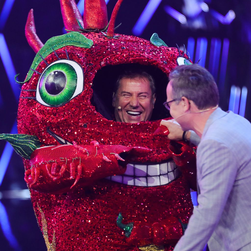 Jens Riewa und Matthias Opdenhövel bei "The Masked Singer"