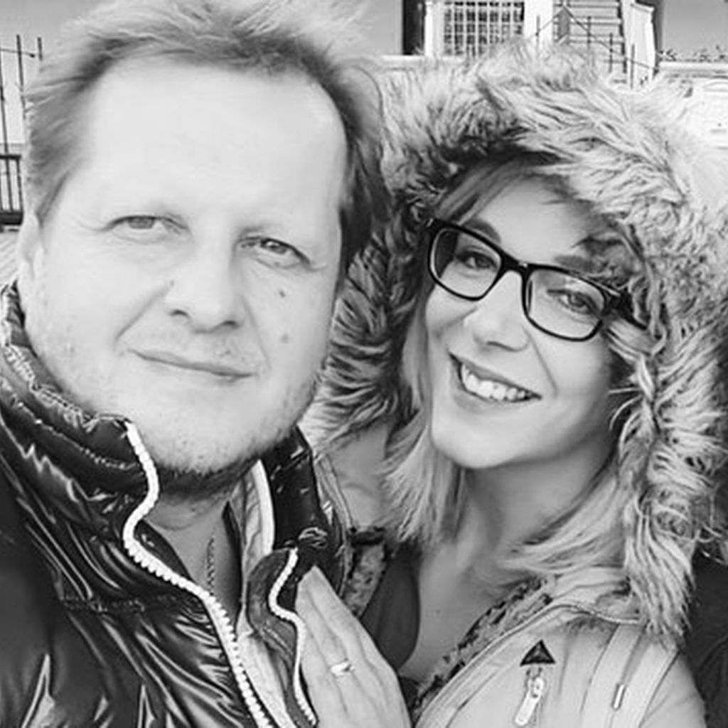 Jens und Danni Büchner machen ein Selfie mit Jada
