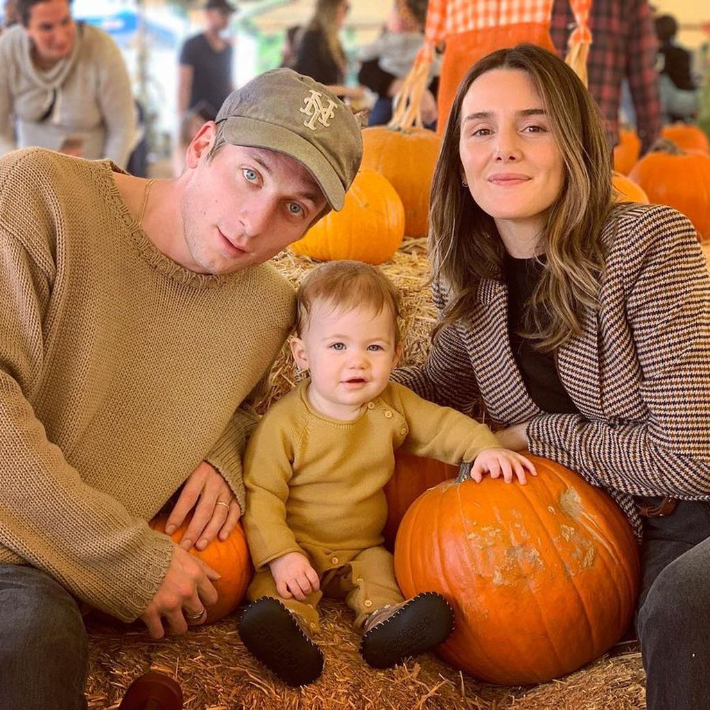 Jeremy Allen White mit seiner Frau Addison Timlin und seiner Tochter