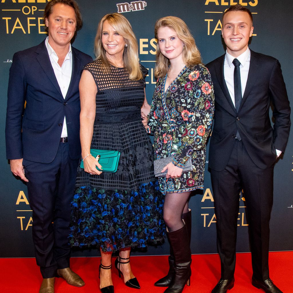 Jeroen Rietbergen, Linda de Mol und ihre Kinder Noa und Julian Vahle in Amsterdam im Oktober 2021