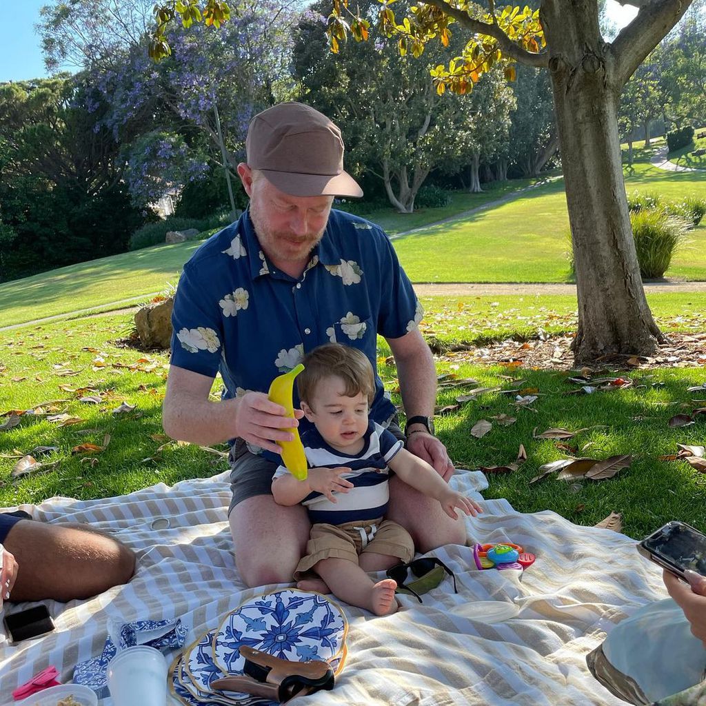 Jesse Tyler Ferguson mit seinem Sohn