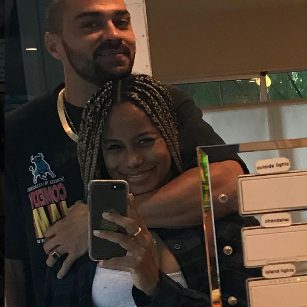 Jesse Williams mit seiner Freundin Taylour Paige im November 2020